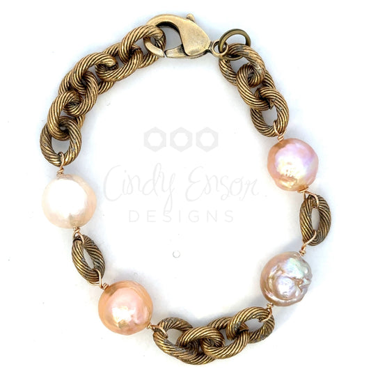 Gold Tone Ribbed Chain Bracelet with Pearl Accents