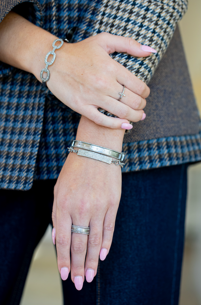 Matte Band with Pave Diamond Border and Diamond Accents