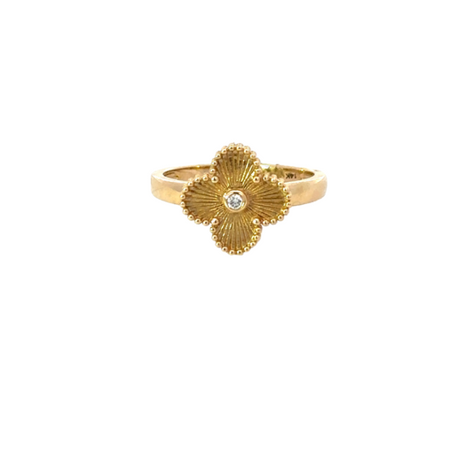 Yellow Gold Fluted Clover Ring with Bezeled Diamond